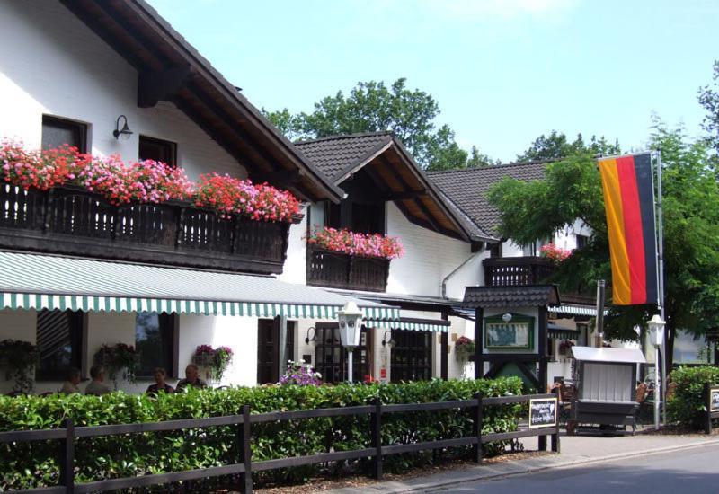 Landhotel Linden Am Venekotensee Niederkrüchten Exterior foto